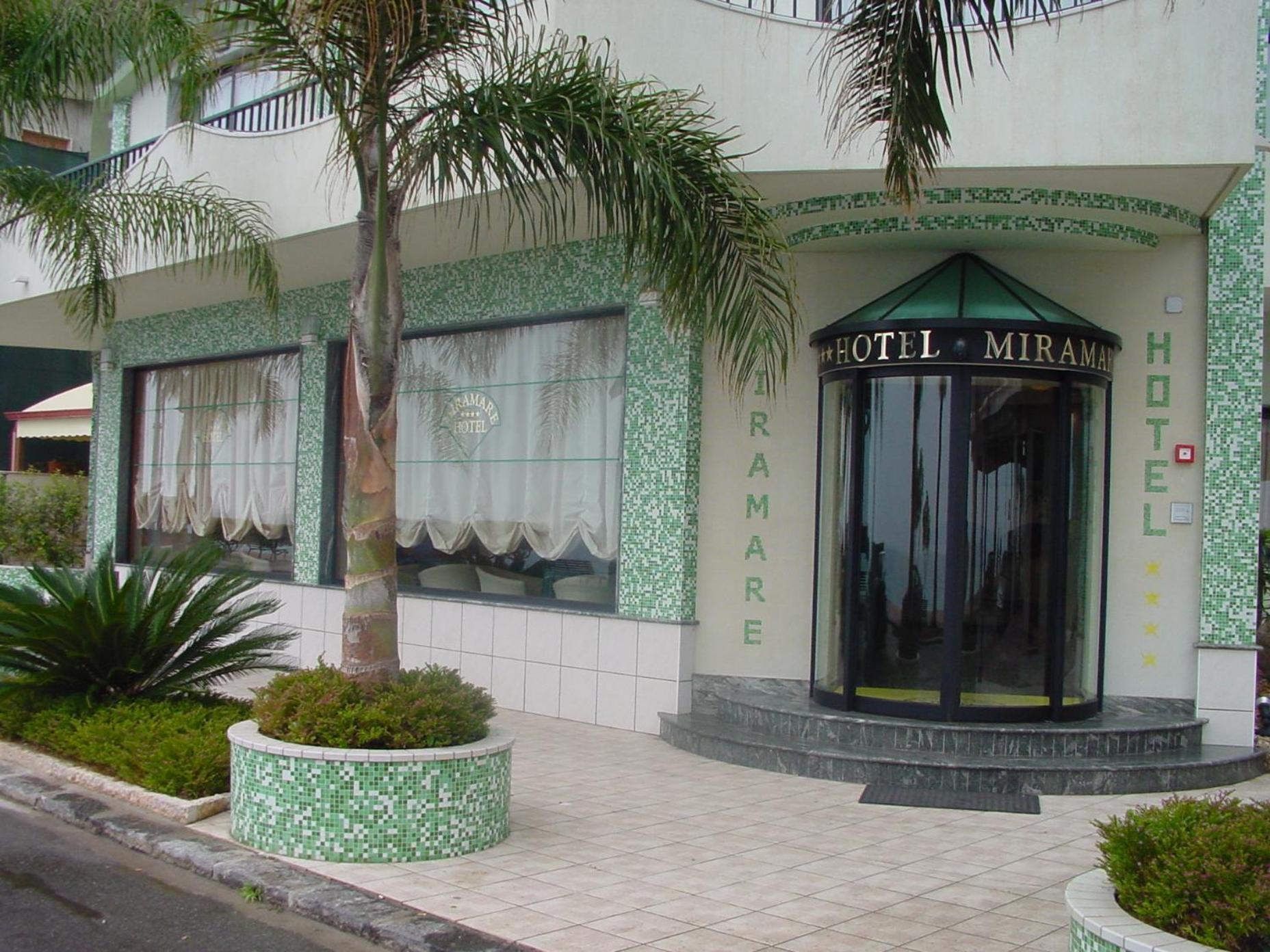 Hotel Ristorante Miramare 玛里纳吉尔萨罗 外观 照片