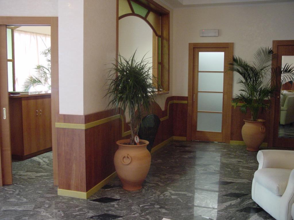 Hotel Ristorante Miramare 玛里纳吉尔萨罗 外观 照片