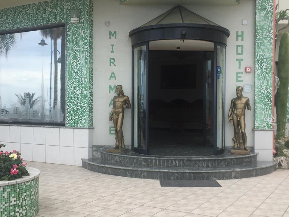 Hotel Ristorante Miramare 玛里纳吉尔萨罗 外观 照片