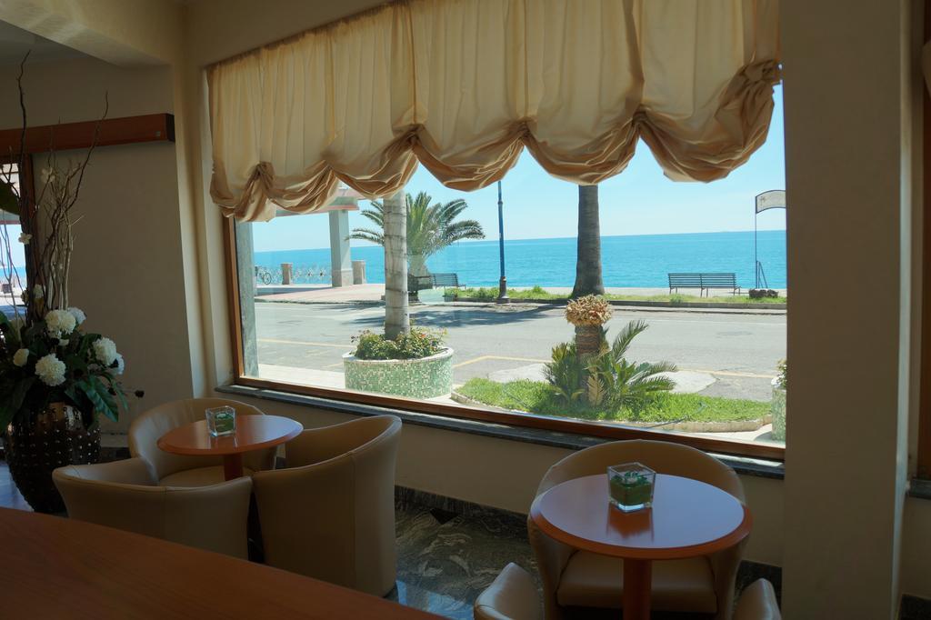 Hotel Ristorante Miramare 玛里纳吉尔萨罗 外观 照片