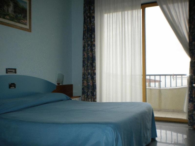Hotel Ristorante Miramare 玛里纳吉尔萨罗 外观 照片